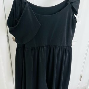 It’s romper season!! Cute black romper!